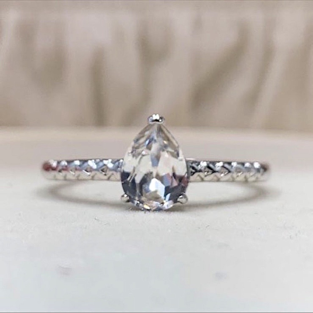 Fragrant Jewels RARE Ring - Size 8.5  ( Stamped ♥️FJ )